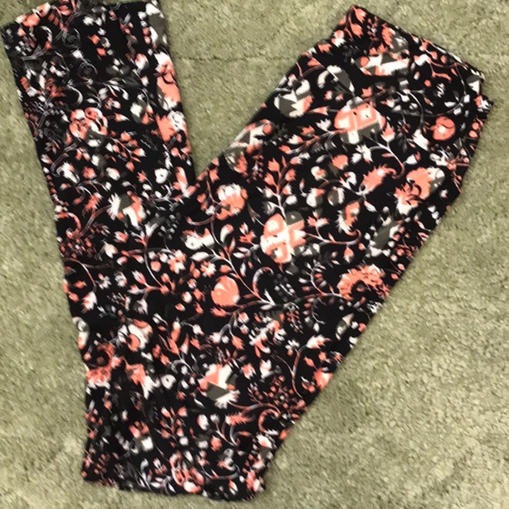 LuLaRoe OS leggings . NWOT